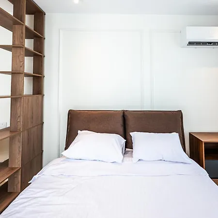 Skyline Apartment *