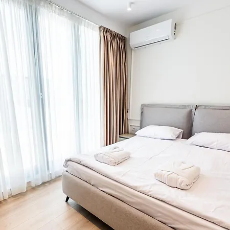 Skyline Apartment